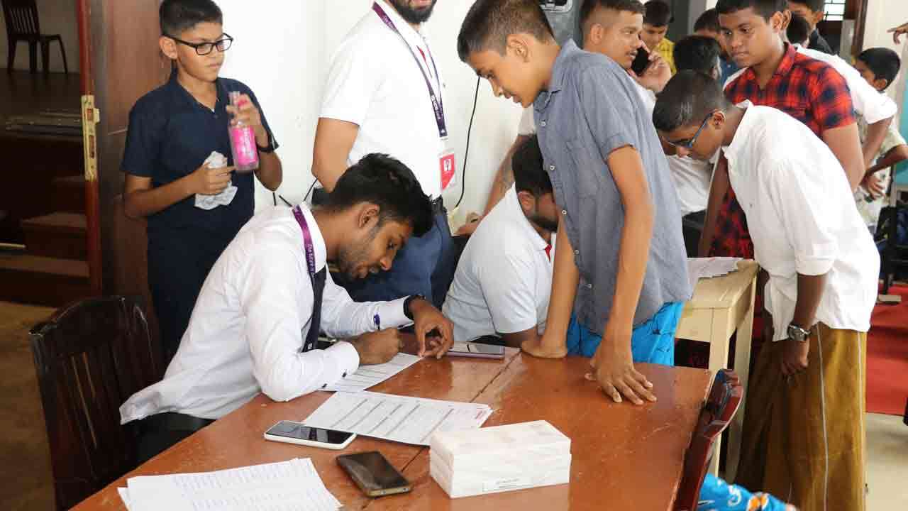 NDB வங்கியானது புத்தாண்டு கொண்டாட்டங்களுக்காக ஆனந்தா கல்லூரியுடன் இணைந்து அடுத்த தலைமுறையின் ஆர்வமுள்ள சேமிப்பாளர்களுக்கு NDB Pixel-ஐ காட்சிப்படுத்தியது