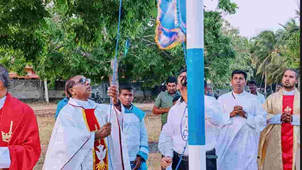 கொடியேற்றத்துடன் ஆரம்பமான திருவிழா!
