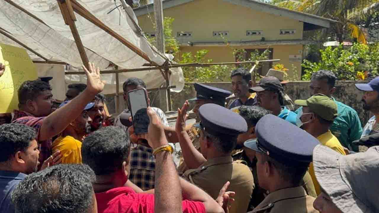 நடைபாதை வியாபாரிகளுக்கும் மாநகரசபைக்கிடையே முறுகல் நிலமை