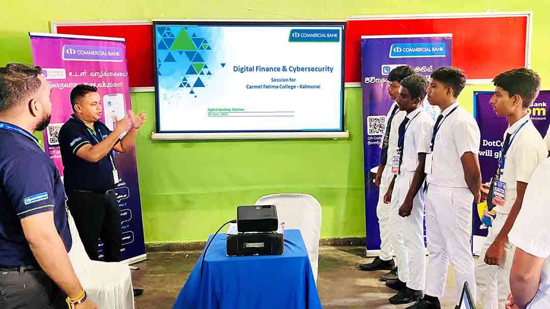 கல்முனையில் நடைபெற்ற ஆண்டு விழா கண்காட்சியில் டிஜிட்டல் கல்வியறிவை கொமர்ஷல் வங்கி ஊக்குவித்தது