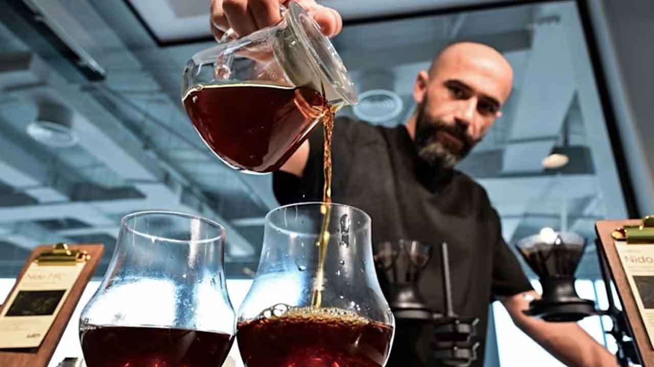 சாதனை படைத்த உலகில் விலையுயர்ந்த கோப்பி!