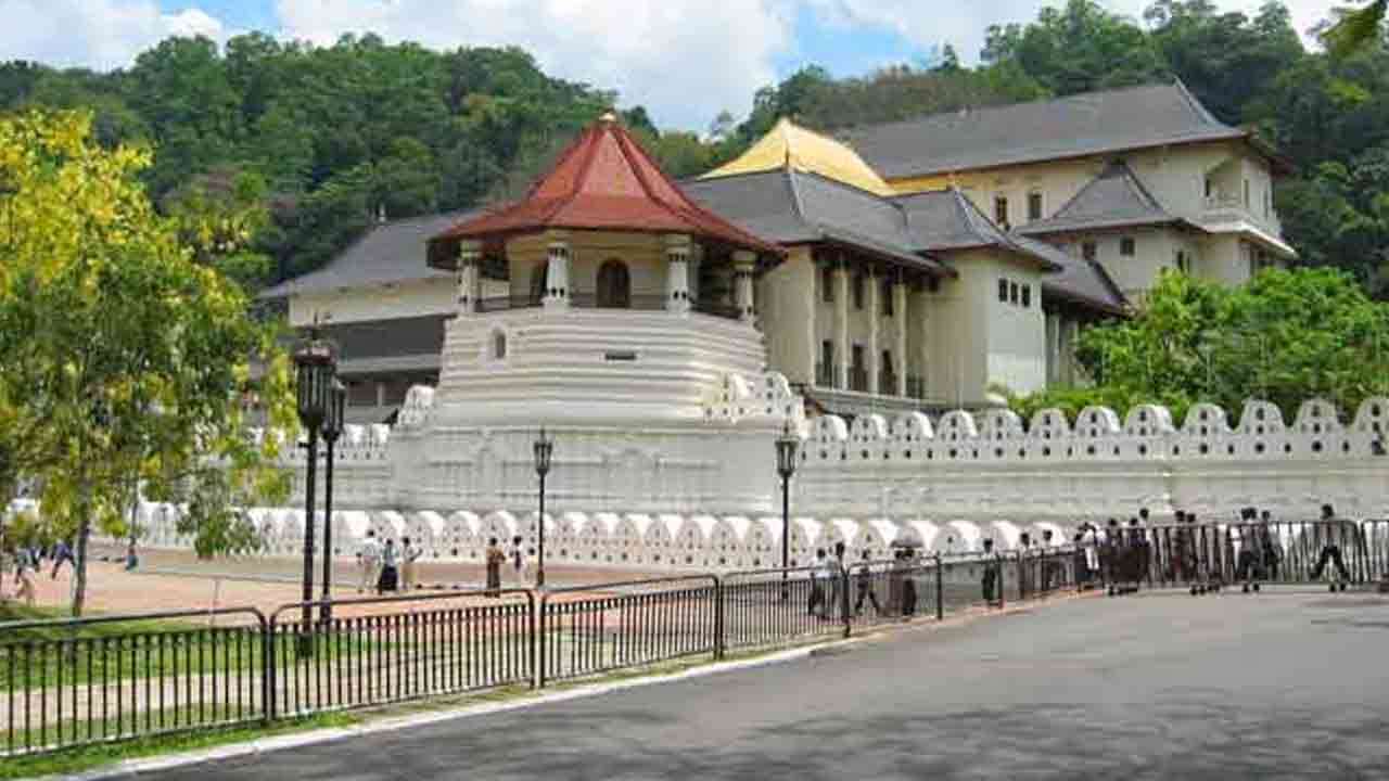 ஸ்ரீ தலதா மாளிகைக்கு புதிய தியவடன நிலமே இன்று தெரிவு