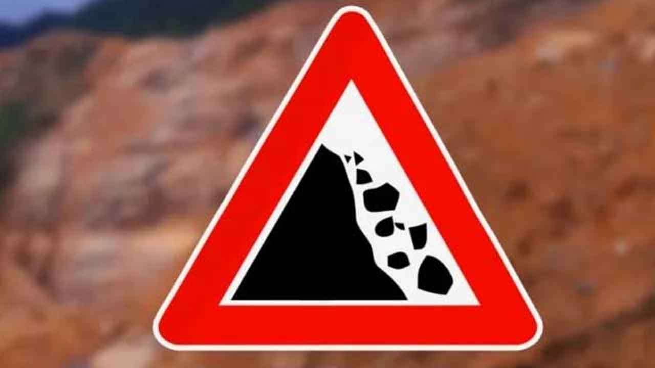 4 மாவட்டங்களுக்குத் தொடர்ந்தும் மண்சரிவு சிவப்பு எச்சரிக்கை