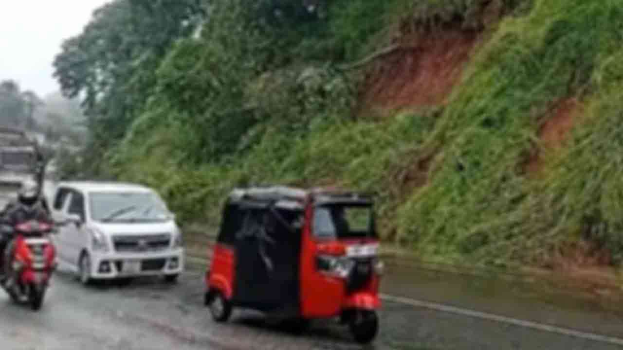  நுவரெலியாவிற்கான பல வீதிகள் வழமைக்கு திரும்பின