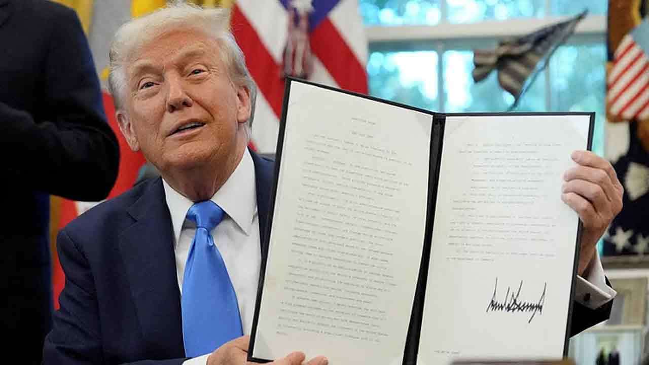 அமெரிக்க குடியுரிமை பெறுவதற்கான கோல்ட் கார்ட் திட்டத்தை தொடங்கினார் ட்ரம்ப்!