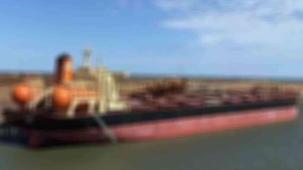 இலங்கையர்கள் உட்பட வௌிநாட்டு கப்பல் ஒன்றை தடுத்த ஈரான்! 