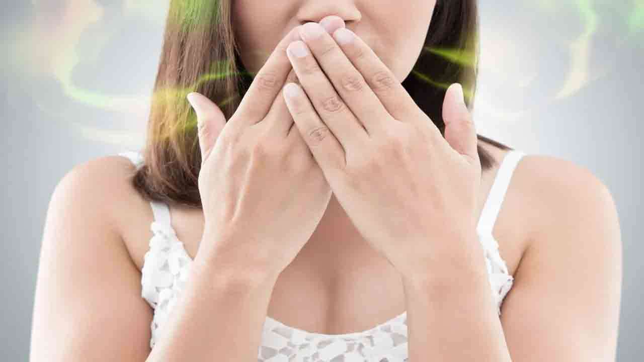 வாய் துர்நாற்றத்தை நிறுத்துவது எப்படி?