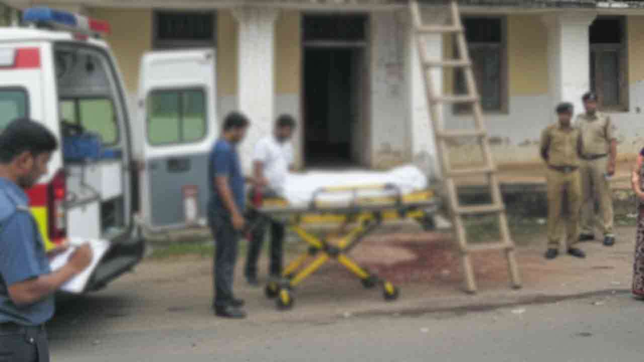 யாழ்ப்பாணத்தில் மாடியில் இருந்து தவறி விழுந்த குடும்பஸ்தர் உயிரிழப்பு!