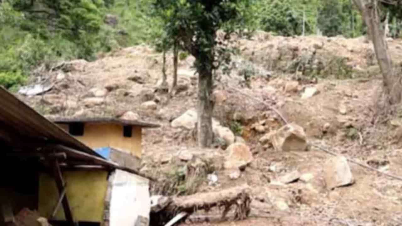 பதுளை மாவட்டத்தில் 68% நிலப்பகுதி மண்சரிவு ஏற்படும் அபாயத்தில்!