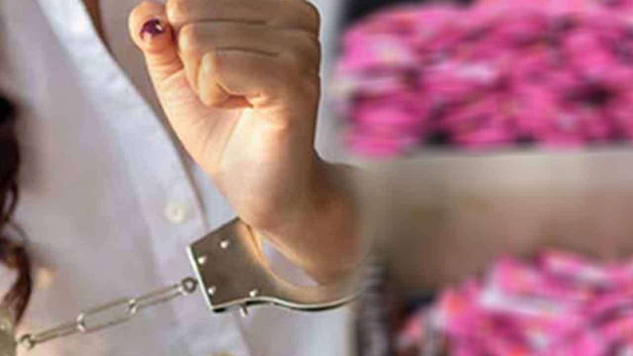 சட்டவிரோத பொருட்களுடன் கட்டுநாயக்கவில் மூவர் கைது