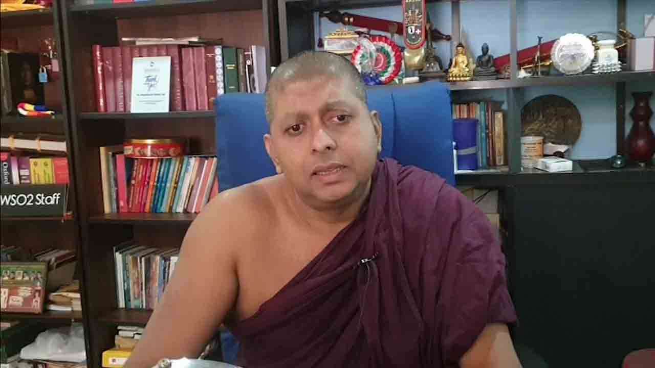 பொதுமக்களின் காணிகள் பொதுமக்களிடம் கையளிக்கப்பட வேண்டும்! 