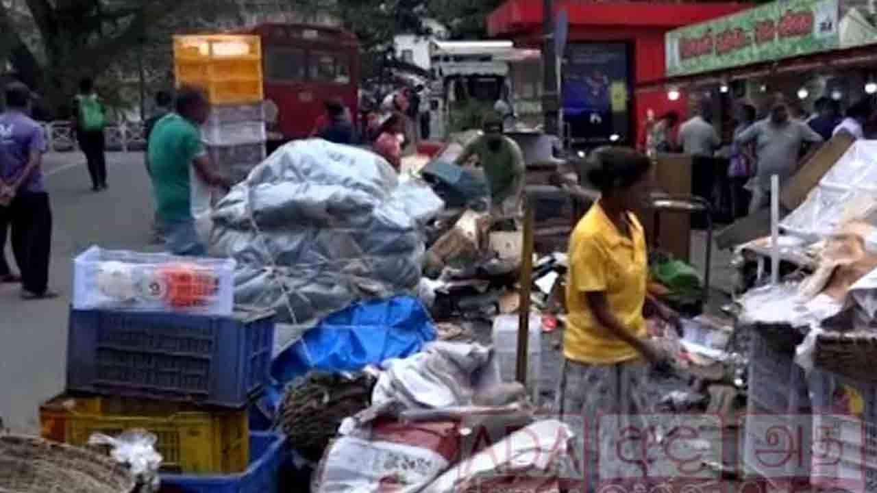 கண்டியில் நடைபாதை வியாபாரிகளை அகற்ற நடவடிக்கை