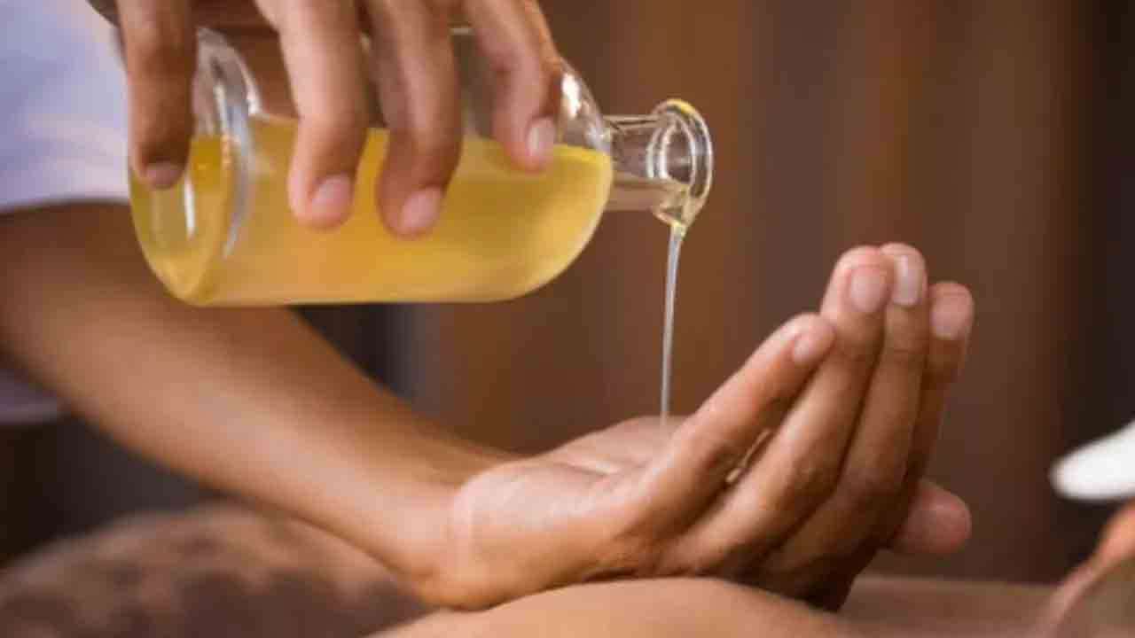 சருமத்தை ஒளிரச் செய்யும் எண்ணெய் குளியலின் நன்மைகள்!