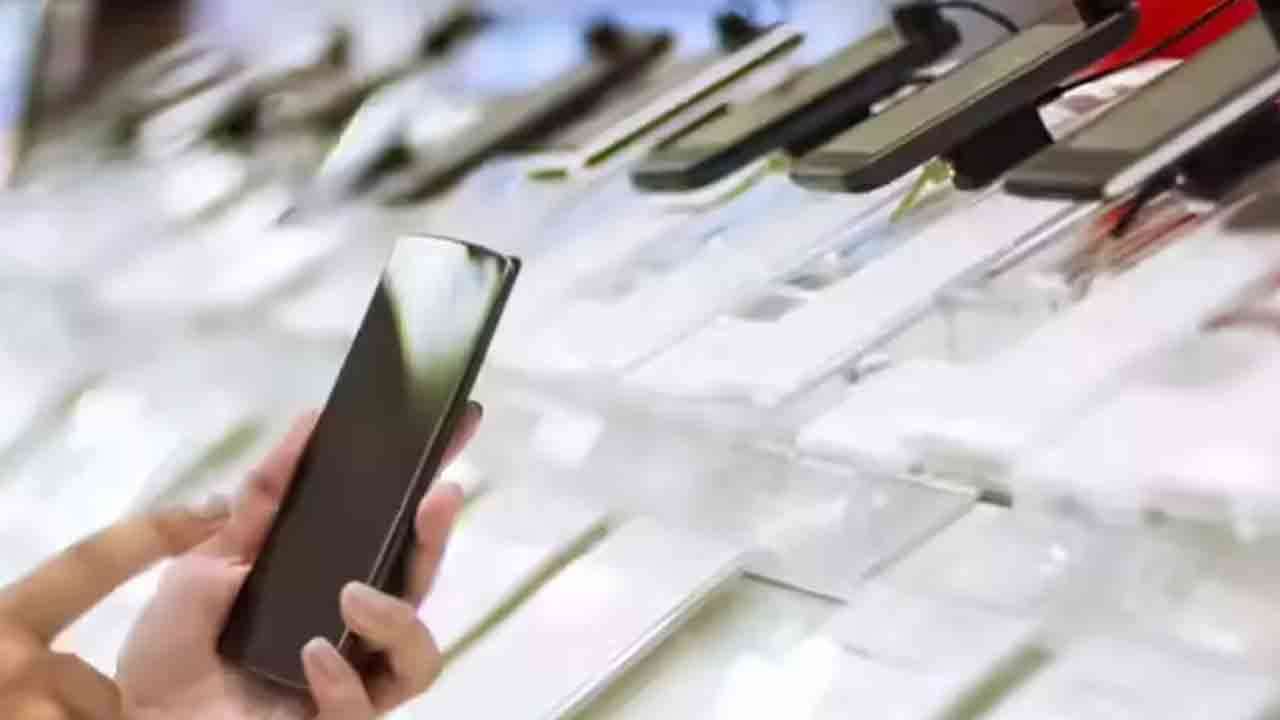 2 மாதங்களில் டி.வி., தொலைபேசிகளின் விலை உயர வாய்ப்பு