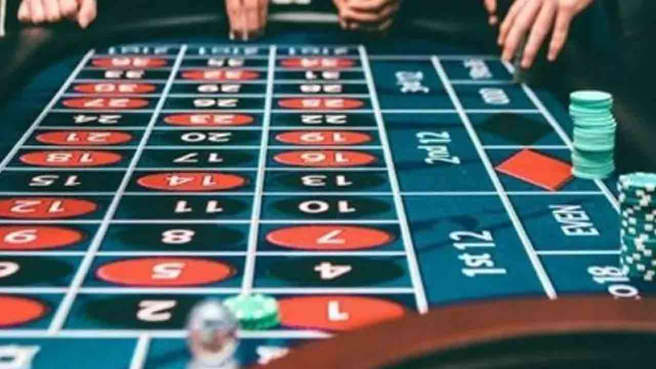 சட்டவிரோதமாக செயல்பட்ட 242 ஆன்லைன் சூதாட்ட தளங்கள் முடக்கம்!