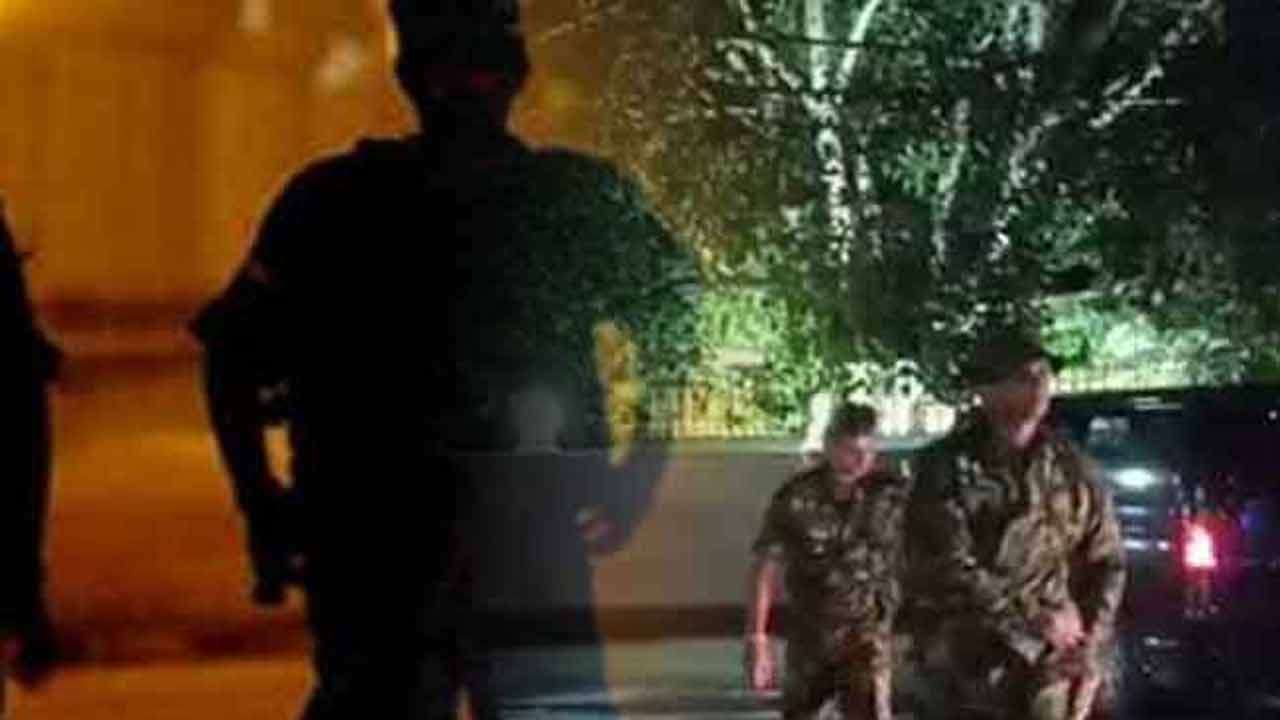 ஒரே நாளில் 30,000 பேர் சோதனை; 596 பேர் கைது