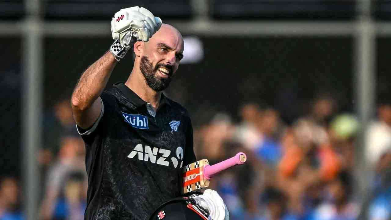 9 ஓட்டங்களில் புதிய சாதனையை தவறவிட்ட டேரில் மிட்செல்!