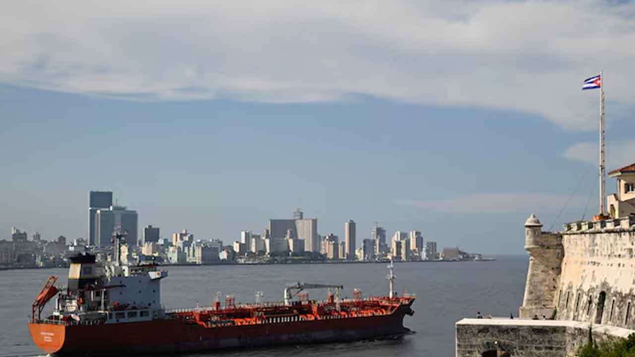 கியுபாவுக்கு எண்ணெய் வழங்கும் நாடுகளுக்கு புதிய வரிகள் - ட்ரம்ப்