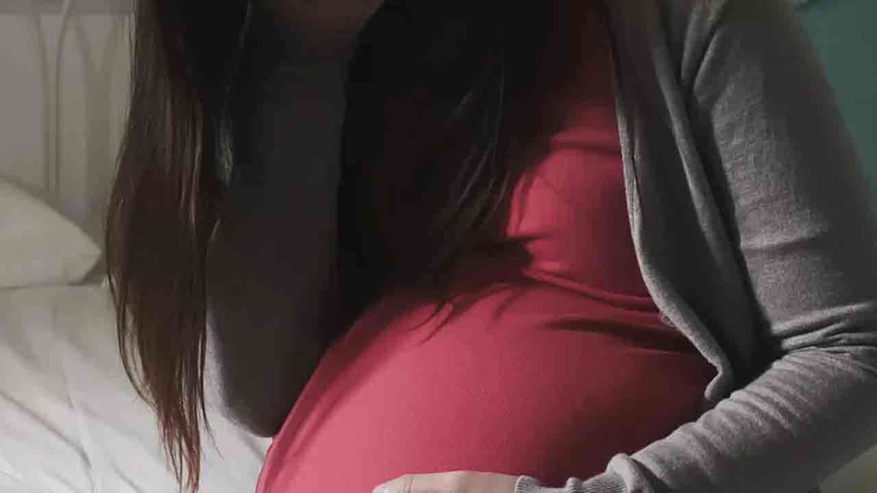 15 வயதில் கர்ப்பமான மாணவி உயிரிழந்த சோகம்