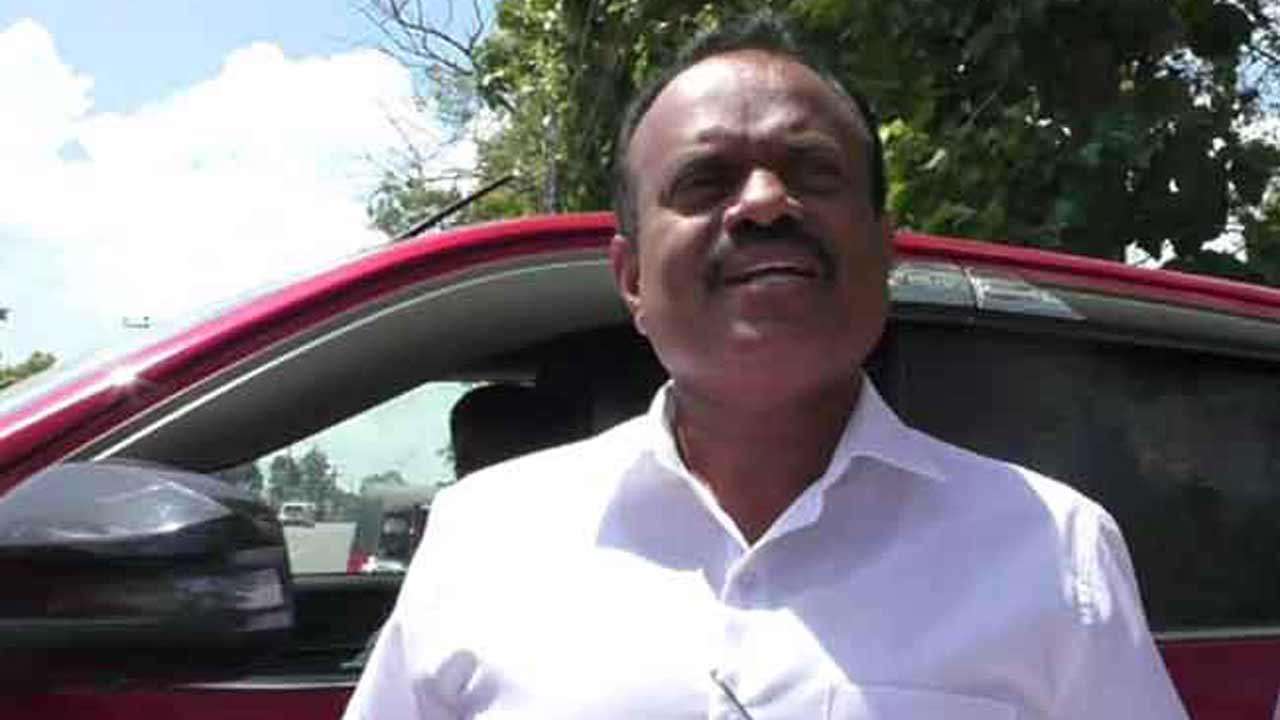 சாந்த பத்மகுமாரவுக்கு எதிராக அஜித் ராஜபக்ஷ பொலிஸில் முறைப்பாடு!