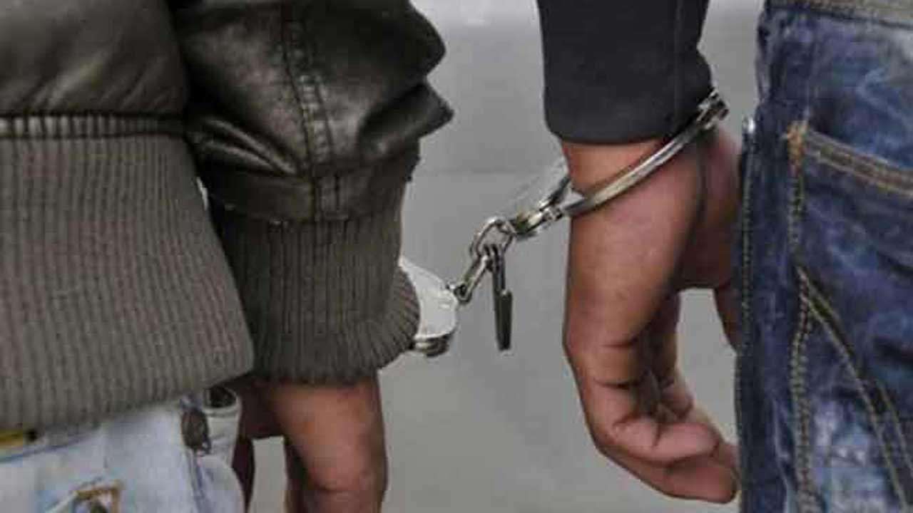 நாட்டை உலுக்கிய படுகொலைகளுக்கு உதவிய சந்தேகநபர்கள் கைது