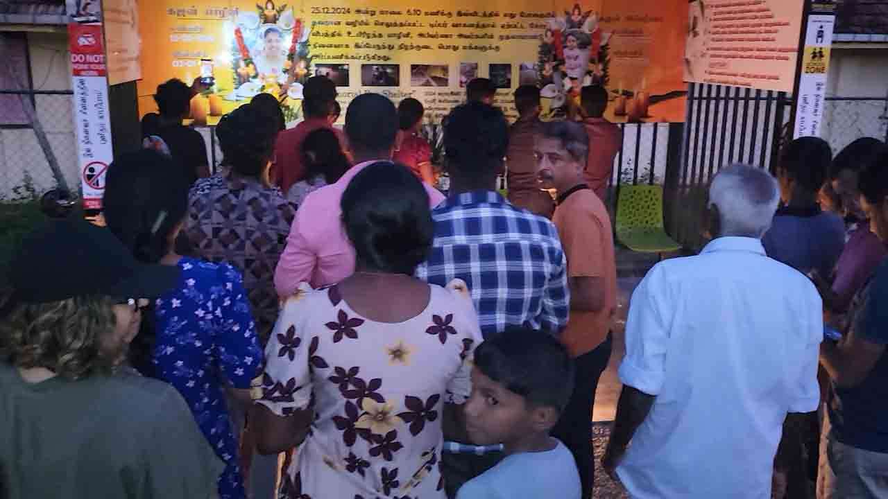 உயிரிழந்தவர்கள் நினைவாக நிர்மானிக்கப்பட்ட பேருந்து தரிப்பு நிலையம்!