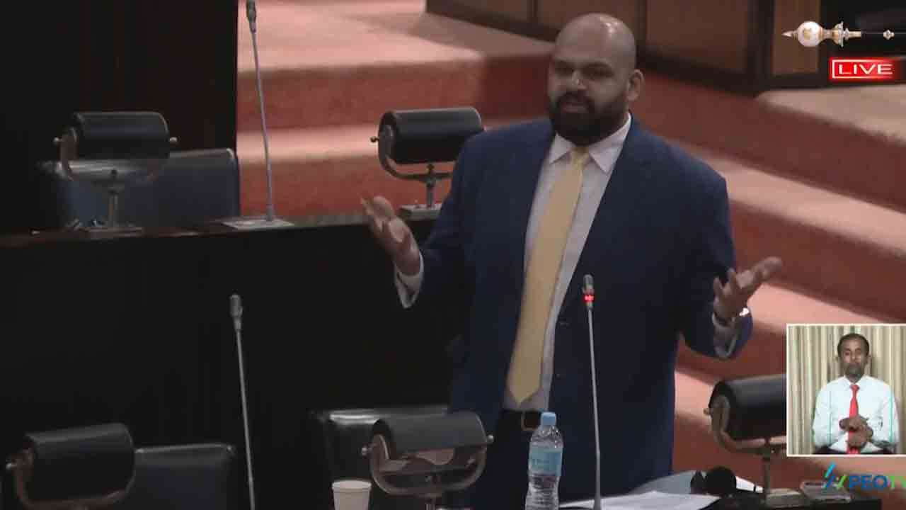 தற்போதைய அரசாங்கம் கல்வியில் பல குழப்பங்களை செய்துள்ளது!