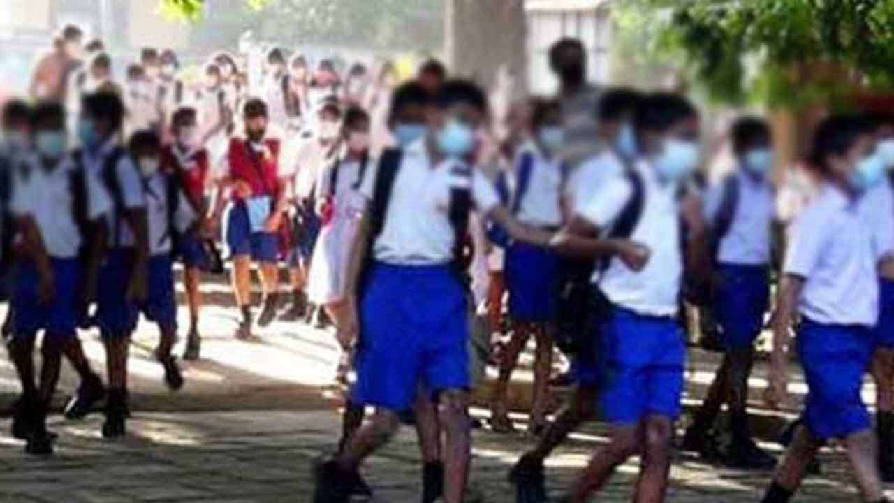 மூடப்பட்ட பாடசாலைகள் நாளை திறப்பு!