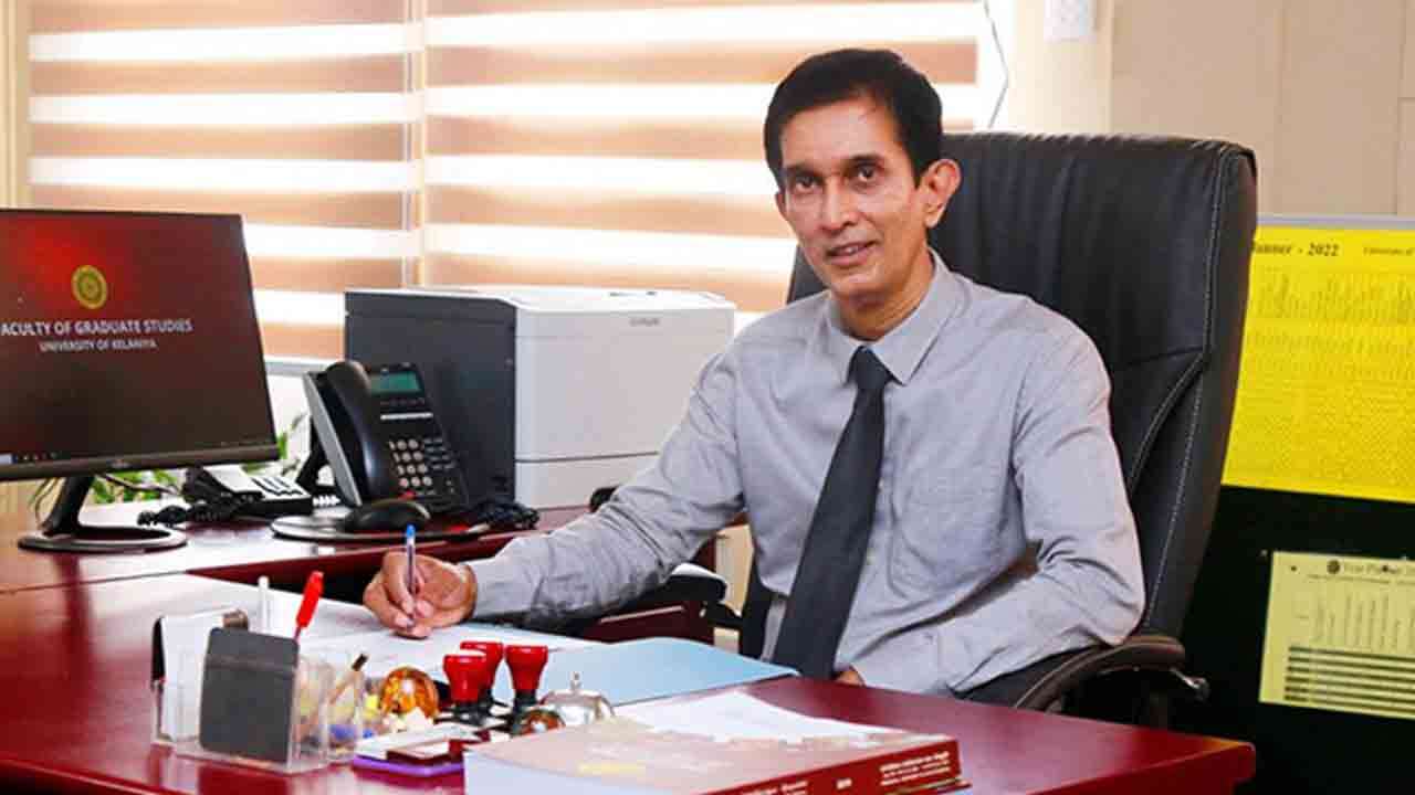 UGC யின் புதிய தலைவர் கடமைகளை பொறுப்பேற்றார்!