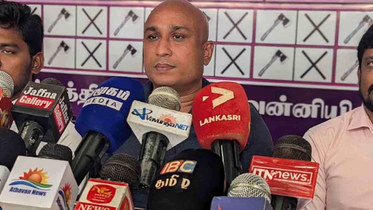 கட்சியின் தலைவர்களை முதலில் அறிவியுங்கள்!