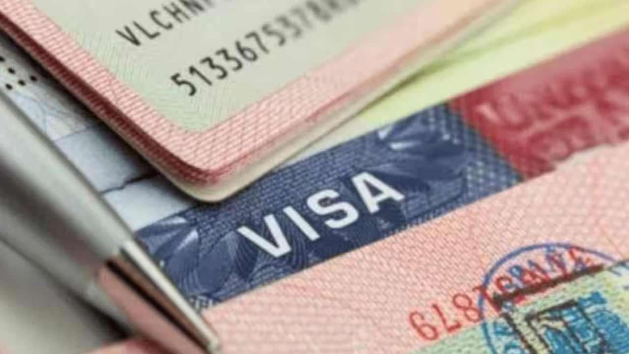 விசா இன்றி தங்கியிருந்த 6 வௌிநாட்டவர்கள் கைது