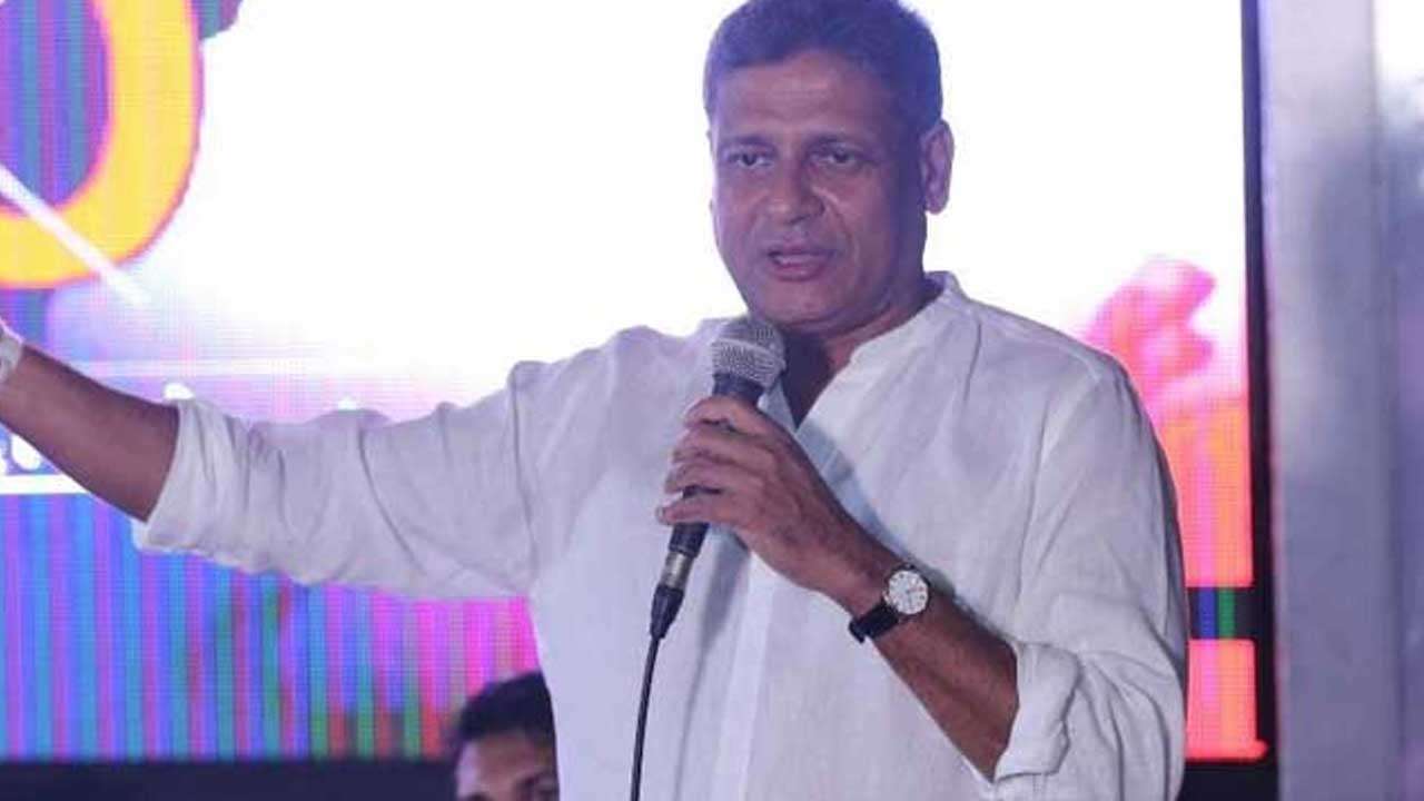 அமைச்சர் விஜிதவுக்கு பொருளாதாரம் தெரியவில்லை