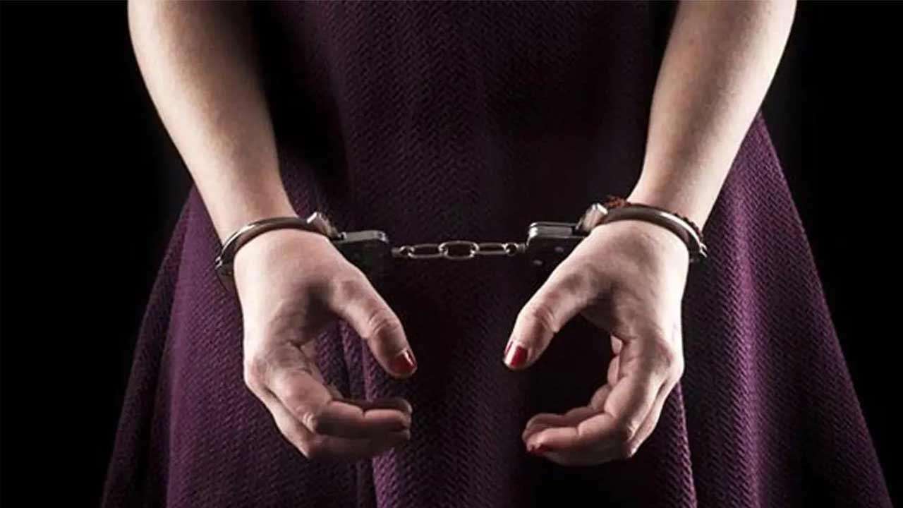 பொகவந்தலாவையில் மூன்று பிள்ளைகளின் தாயார் கைது!
