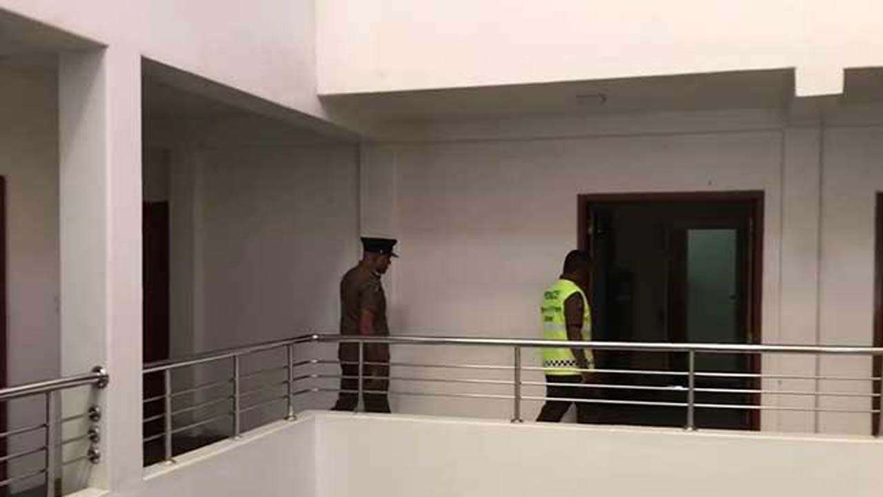 கணவனின் வைத்தியசாலையில் கொலை செய்யப்பட்ட பெண்!