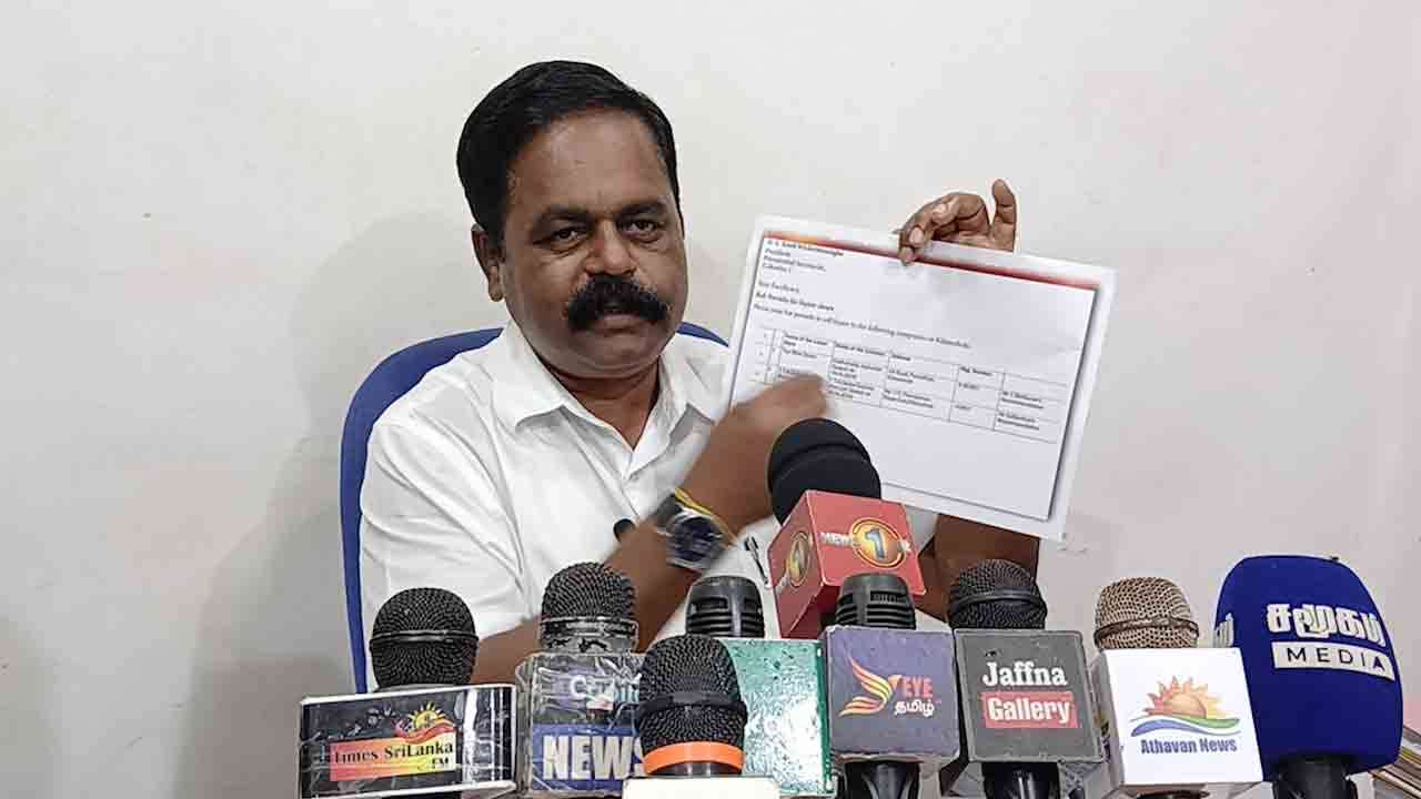 சேறு பூசும் நடவடிக்கையில் ஈடுபட்டு வருகின்றனர்!