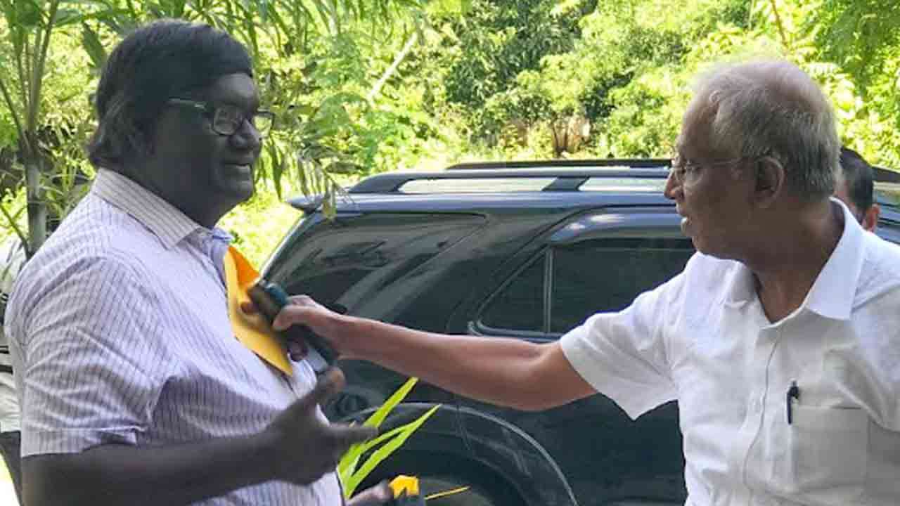 சிவமோகனின் குற்றப்பத்திரிகையை வாங்க மறுத்த சுமந்திரன்! 