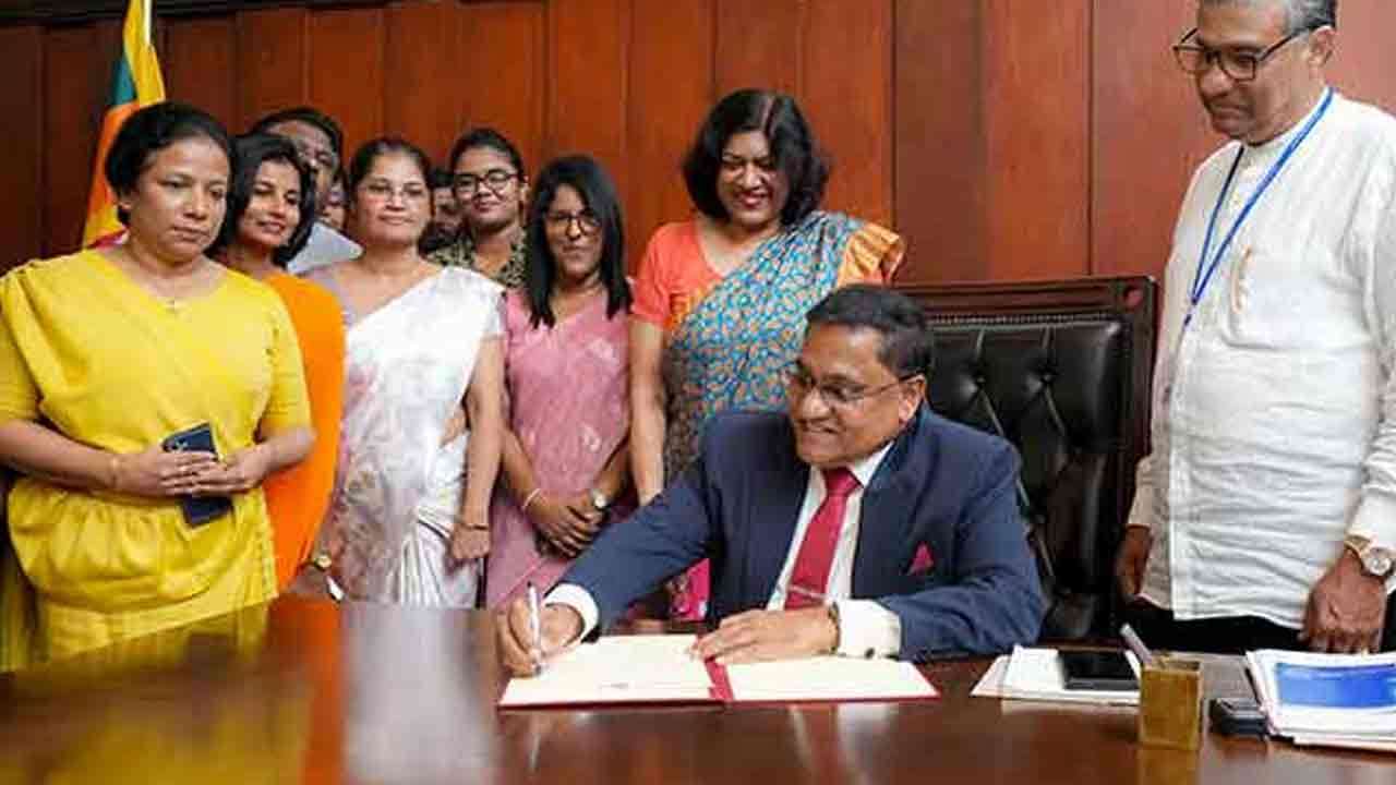 கடமைகளை பொறுப்பேற்றார் அமைச்சர் விஜித!