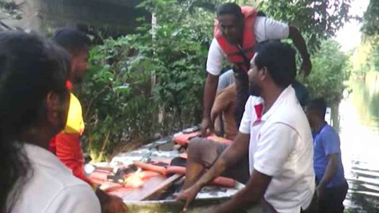 வௌ்ளத்தால் பாதிக்கப்பட்ட மக்களுக்கு உதவிக்கரம் நீட்டும் "மனுசத் தெரண"