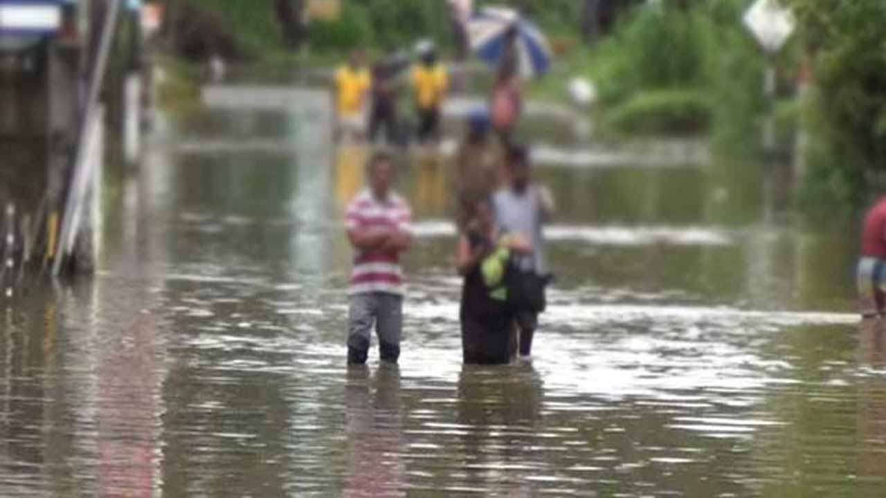 வெள்ள அபாய எச்சரிக்கை தொடர்ந்து நீடிப்பு