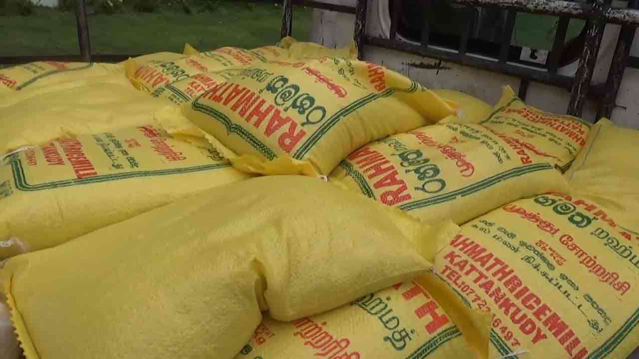 உலர் உணவுப்பொருட்கள் வழங்கும் பணிகள்!