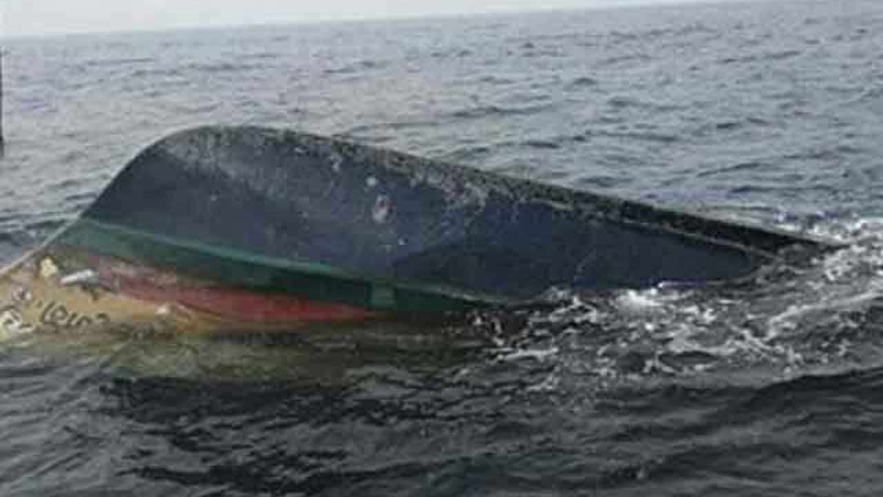 படகு கவிழ்ந்ததில் மாணவன் உயிரிழப்பு