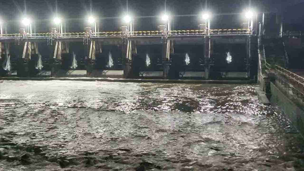 இரணைமடுக்குளத்தின் வான் கதவுகள் திறப்பு