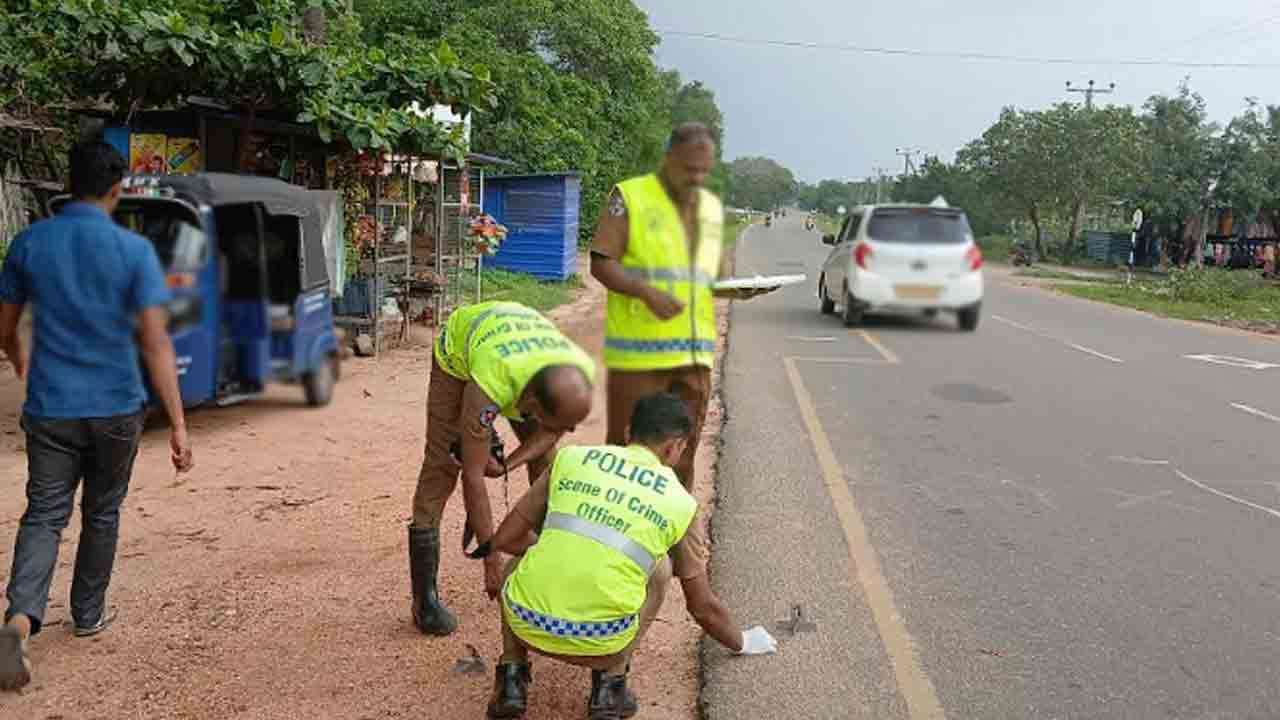 பொலிஸ் உத்தியோகத்தரை தாக்கிய குற்றச்சாட்டில் மூவர் கைது!