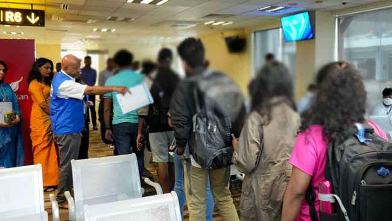 மியன்மாரில் சிக்கியிருந்த மேலும் சிலர் நாடு திரும்பினர்
