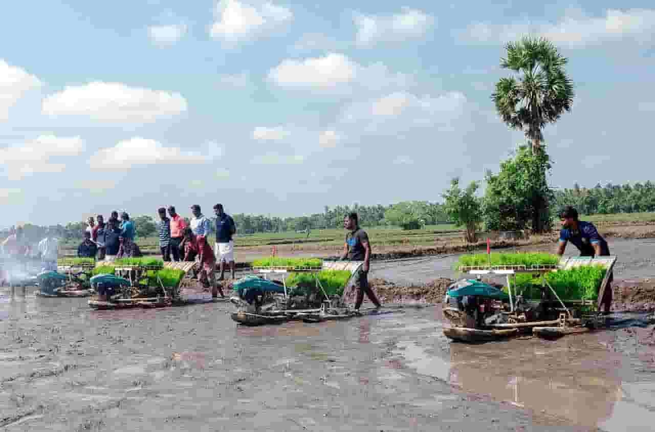 இலங்கை விவசாயிகளுக்கு கிராமம் கிராமமாக நவீன விவசாய முயற்சிகளை அறிமுகப்படுத்தும் கொமர்ஷல் வங்கி
