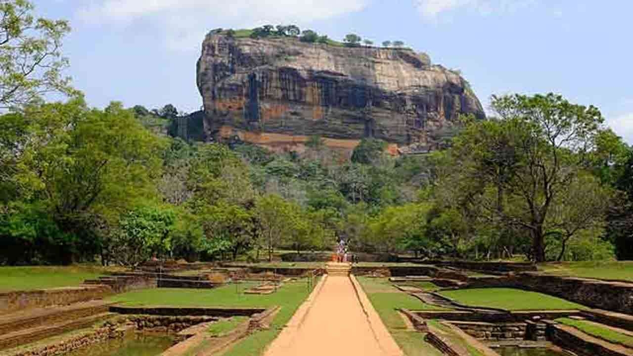 சீகிரியாவின் சுற்றுலா அபிவிருத்தி - கொரியாவிடமிருந்து 2.4 பில்லியன் ரூபா உதவி!
