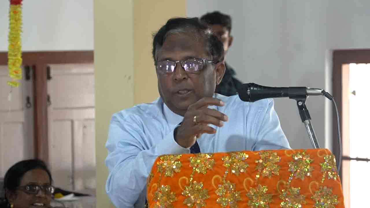 தீவக மக்களுக்கு பல்வேறு அடிப்படைப் பிரச்சினைகள் இருக்கின்றன