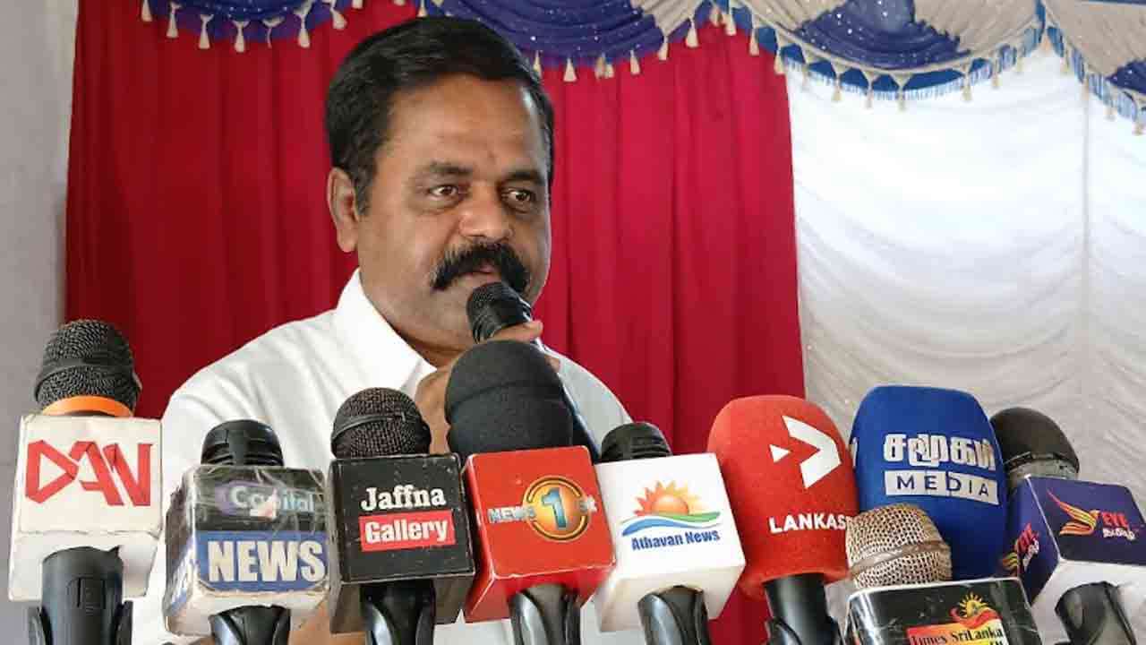 புதிய பாதைகளை திறந்து விடும் ஆண்டாக மலரவேண்டும்!