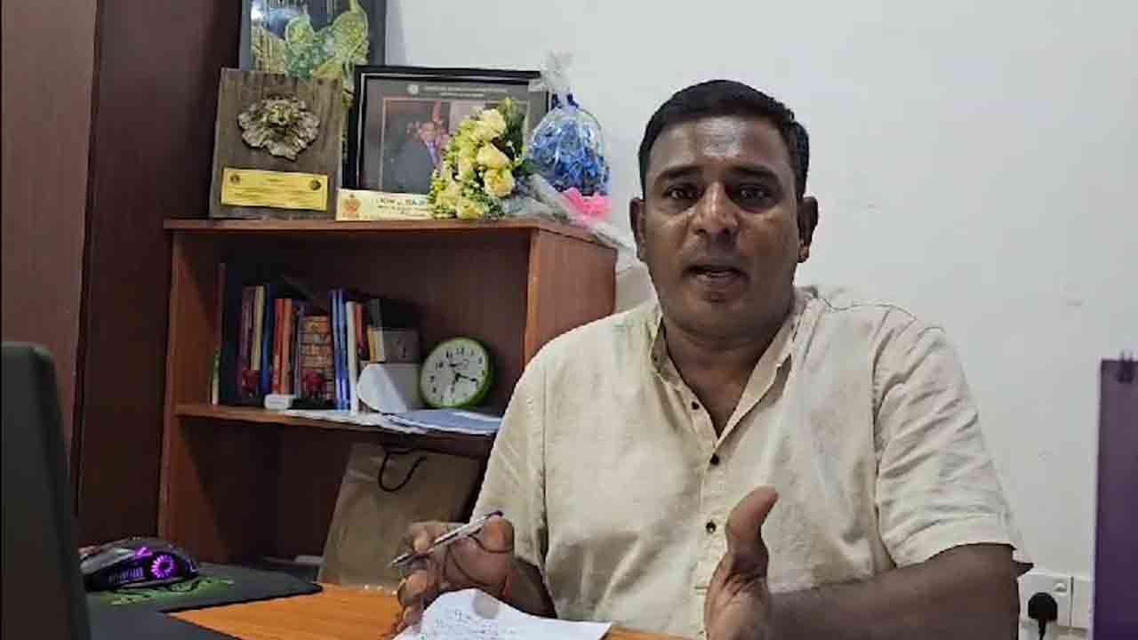 அரச அதிகாரிகளின் அசம்பந்தப் போக்கே காரணம்