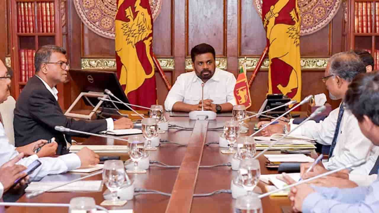 ஜனாதிபதிக்கும் நிதி அமைச்சின் அதிகாரிகளுக்கும் இடையில் கலந்துரையாடல்